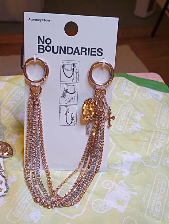 No Boundaries Accessories - Accessory